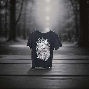 Hot Topic Graphic T-Shirt